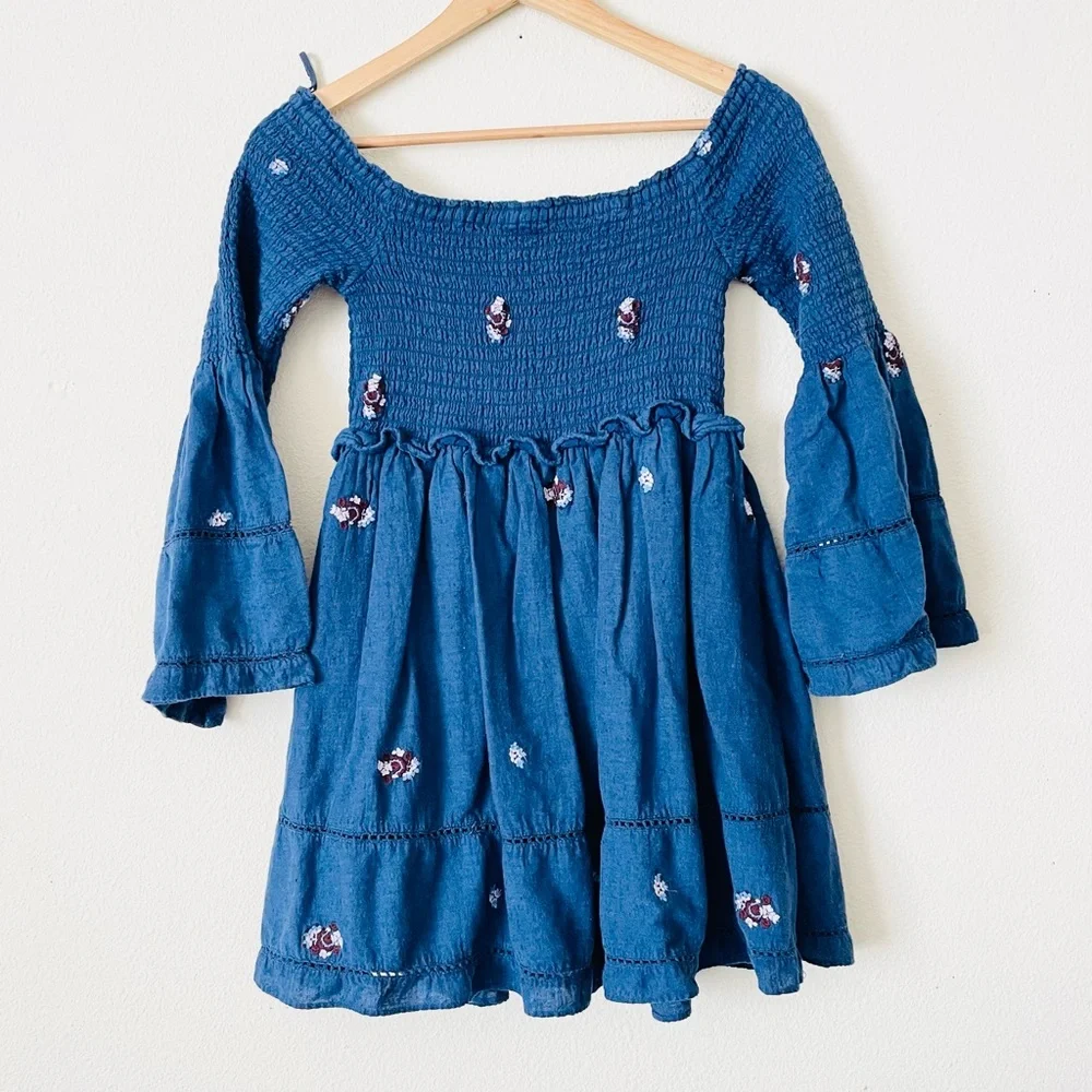 Free People MEDIUM Counting Daisies blue smocked mini dress